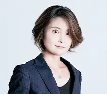 新井智美